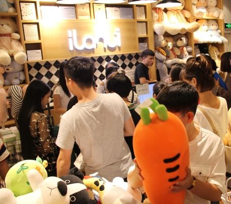 戀惠優(yōu)品 快時尚百貨產(chǎn)品與店鋪裝修設(shè)計解析